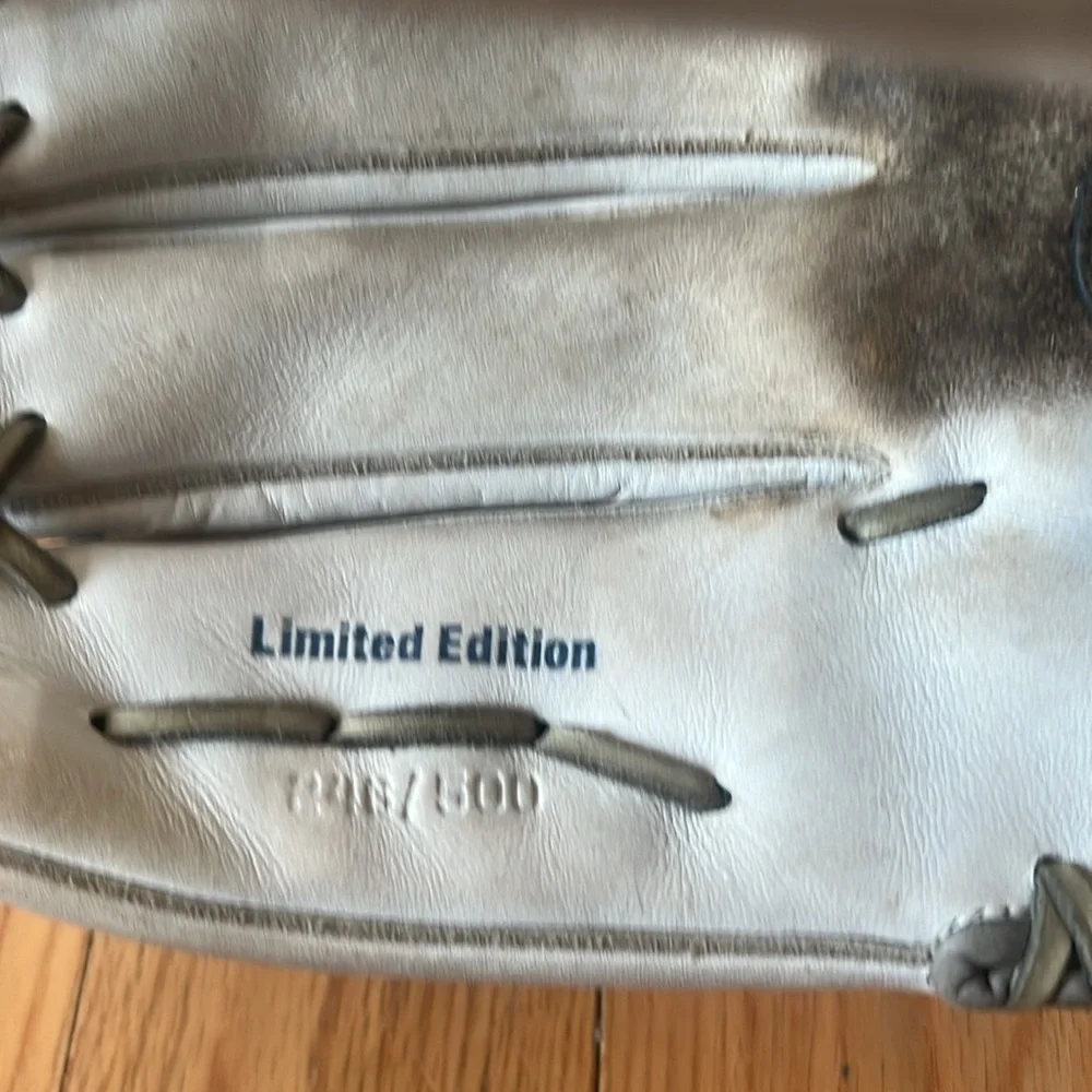 Wilson A2000 12 3/4 (Left Hand Throw) - Picture 2 of 6